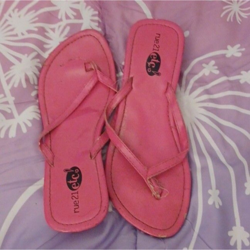 rue21 etc! Pink Solid Thong Sandals Slip On Women's Flat Summer Casual
